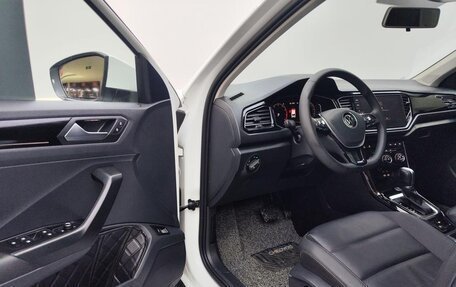 Volkswagen T-Roc I, 2022 год, 1 700 000 рублей, 7 фотография