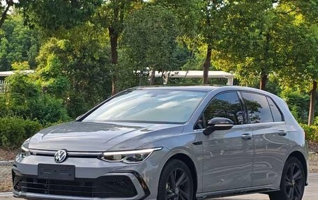 Volkswagen Golf VIII, 2023 год, 2 221 000 рублей, 2 фотография