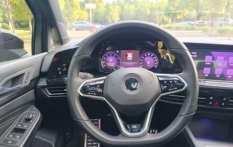 Volkswagen Golf VIII, 2023 год, 2 221 000 рублей, 14 фотография