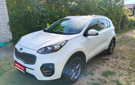 KIA Sportage IV рестайлинг, 2018 год, 2 400 000 рублей, 1 фотография