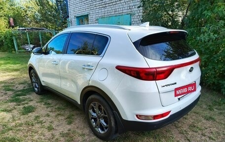 KIA Sportage IV рестайлинг, 2018 год, 2 400 000 рублей, 4 фотография