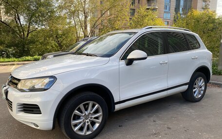 Volkswagen Touareg III, 2012 год, 1 680 000 рублей, 2 фотография