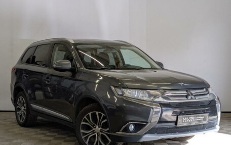 Mitsubishi Outlander III рестайлинг 3, 2018 год, 1 950 000 рублей, 3 фотография