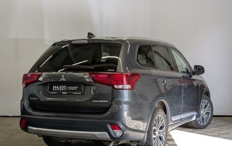 Mitsubishi Outlander III рестайлинг 3, 2018 год, 1 950 000 рублей, 5 фотография