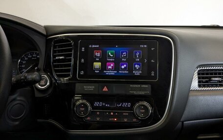 Mitsubishi Outlander III рестайлинг 3, 2018 год, 1 950 000 рублей, 14 фотография