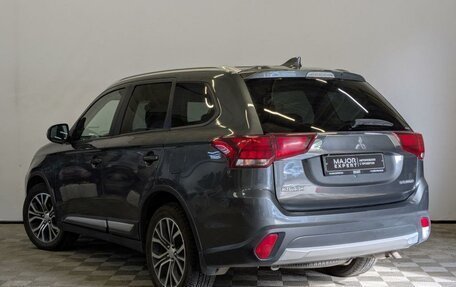Mitsubishi Outlander III рестайлинг 3, 2018 год, 1 950 000 рублей, 7 фотография