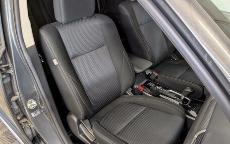 Mitsubishi Outlander III рестайлинг 3, 2018 год, 1 950 000 рублей, 21 фотография