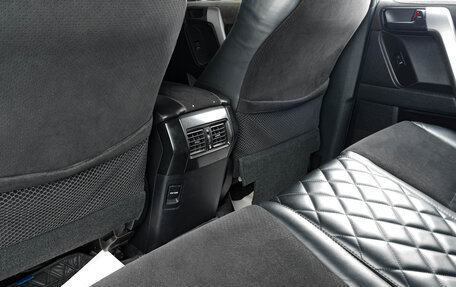 Toyota Land Cruiser Prado 150 рестайлинг 2, 2015 год, 3 549 000 рублей, 9 фотография