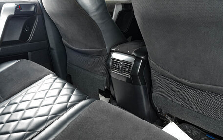 Toyota Land Cruiser Prado 150 рестайлинг 2, 2015 год, 3 549 000 рублей, 10 фотография