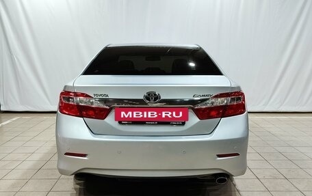 Toyota Camry, 2013 год, 1 600 000 рублей, 6 фотография