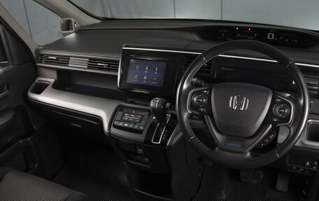 Honda Stepwgn IV, 2015 год, 1 750 000 рублей, 11 фотография