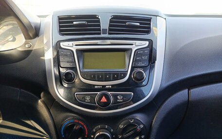 Hyundai Solaris II рестайлинг, 2015 год, 662 000 рублей, 19 фотография