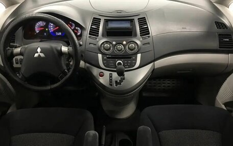 Mitsubishi Grandis, 2007 год, 1 100 000 рублей, 17 фотография