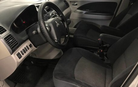 Mitsubishi Grandis, 2007 год, 1 100 000 рублей, 18 фотография