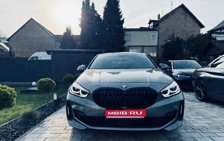 BMW 1 серия, 2021 год, 1 750 000 рублей, 3 фотография