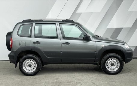 Chevrolet Niva I рестайлинг, 2018 год, 678 000 рублей, 4 фотография