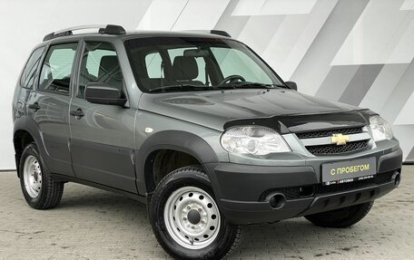 Chevrolet Niva I рестайлинг, 2018 год, 678 000 рублей, 3 фотография