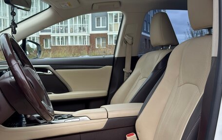 Lexus RX IV рестайлинг, 2017 год, 3 800 000 рублей, 9 фотография