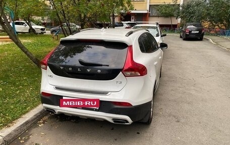 Volvo V40 Cross Country I, 2018 год, 2 200 000 рублей, 10 фотография