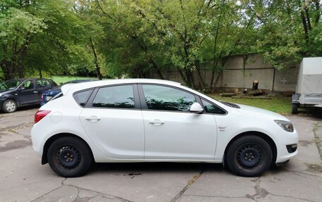 Opel Astra J, 2015 год, 1 340 000 рублей, 5 фотография