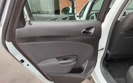 Opel Astra J, 2015 год, 1 340 000 рублей, 16 фотография