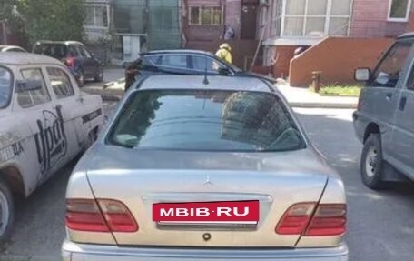 Mercedes-Benz E-Класс, 2000 год, 460 000 рублей, 4 фотография