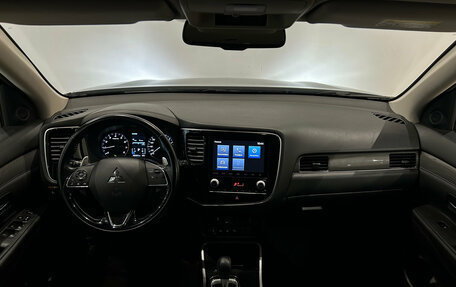 Mitsubishi Outlander III рестайлинг 3, 2021 год, 2 049 000 рублей, 17 фотография