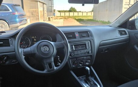 Volkswagen Jetta VI, 2013 год, 868 000 рублей, 3 фотография