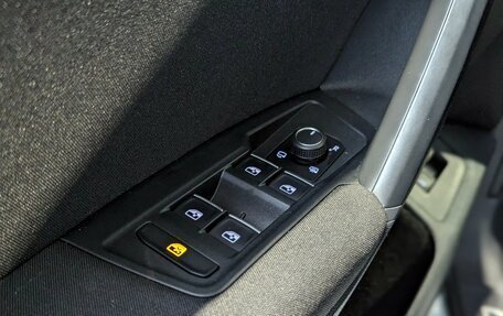 Volkswagen Tiguan II, 2018 год, 2 030 000 рублей, 19 фотография