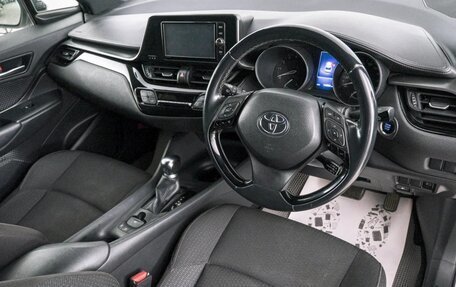 Toyota C-HR I рестайлинг, 2018 год, 1 949 000 рублей, 9 фотография