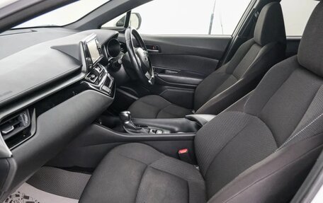 Toyota C-HR I рестайлинг, 2018 год, 1 949 000 рублей, 14 фотография