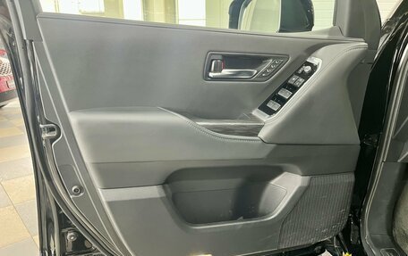 Toyota Land Cruiser, 2023 год, 11 899 000 рублей, 10 фотография