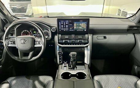 Toyota Land Cruiser, 2023 год, 11 899 000 рублей, 13 фотография