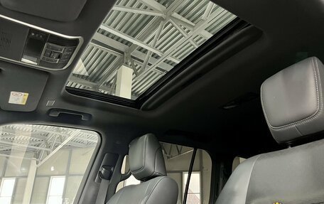 Toyota Land Cruiser, 2023 год, 11 899 000 рублей, 16 фотография