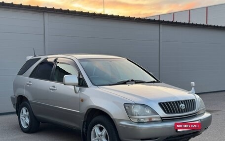 Toyota Harrier, 2000 год, 675 000 рублей, 2 фотография