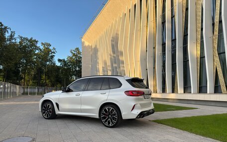 BMW X5 M, 2022 год, 9 000 000 рублей, 3 фотография