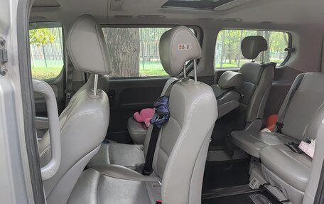 Hyundai Grand Starex Grand Starex I рестайлинг 2, 2016 год, 2 200 000 рублей, 6 фотография