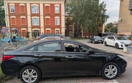 Hyundai Sonata VI, 2011 год, 690 000 рублей, 2 фотография