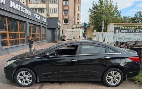 Hyundai Sonata VI, 2011 год, 690 000 рублей, 3 фотография