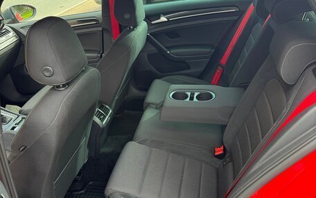 Volkswagen Golf R VII, 2019 год, 2 830 000 рублей, 16 фотография