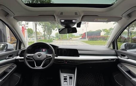 Volkswagen Golf VIII, 2022 год, 1 550 000 рублей, 6 фотография