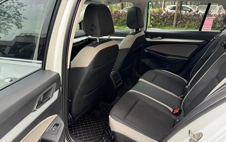 Volkswagen Golf VIII, 2022 год, 1 550 000 рублей, 7 фотография