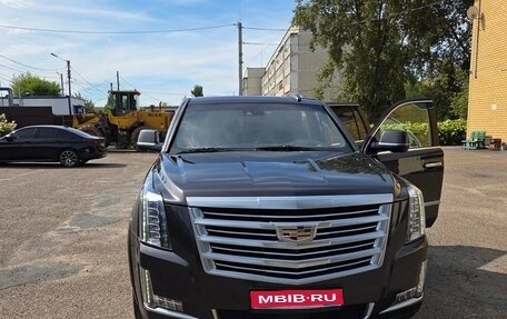 Cadillac Escalade IV, 2016 год, 3 700 000 рублей, 1 фотография