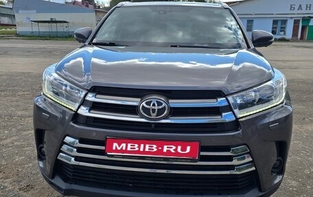 Toyota Highlander III, 2015 год, 3 500 000 рублей, 1 фотография