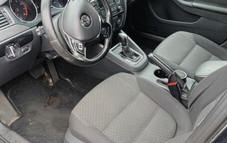 Volkswagen Jetta VI, 2017 год, 1 000 000 рублей, 2 фотография