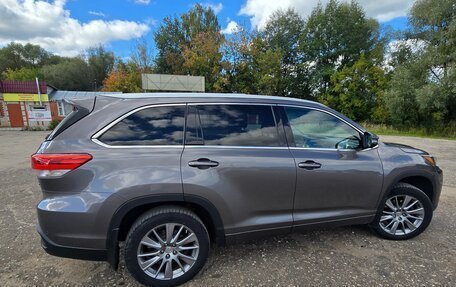 Toyota Highlander III, 2015 год, 3 500 000 рублей, 3 фотография