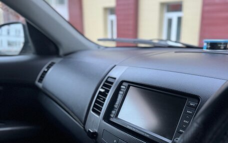 Mitsubishi Outlander III рестайлинг 3, 2010 год, 1 700 000 рублей, 11 фотография