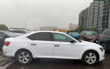 Skoda Superb III рестайлинг, 2015 год, 1 075 000 рублей, 3 фотография