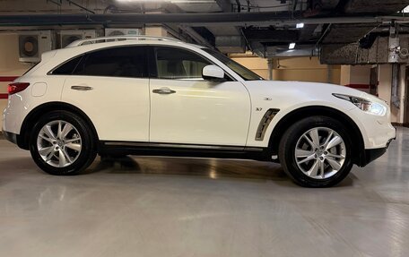 Infiniti QX70, 2014 год, 5 000 000 рублей, 3 фотография