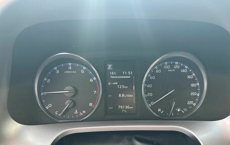 Toyota RAV4, 2017 год, 3 200 000 рублей, 9 фотография